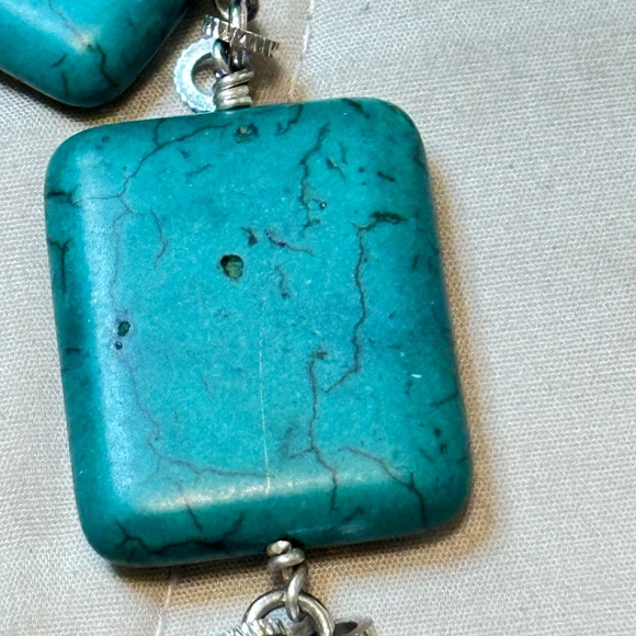 Green Howlite & silver toggle bracelet.  Large rectangular stones. - Picture 3 of 16